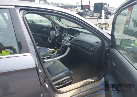 2013 Honda Accord Ex-L V-6 z USA, uszkodzony, nr VIN 1HGCR3F85DA037743